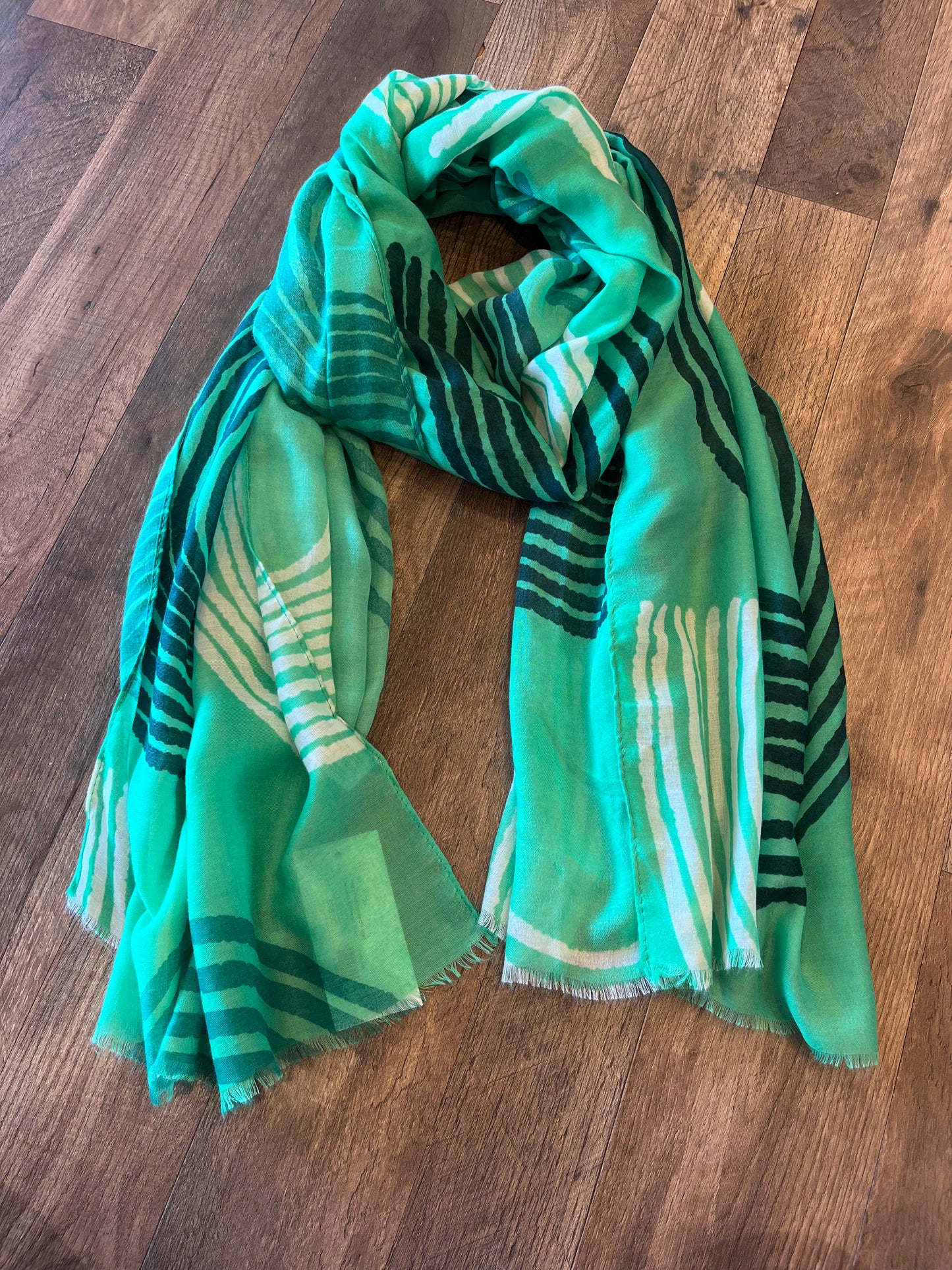 Pretty Persuasions Light Weight Scarf